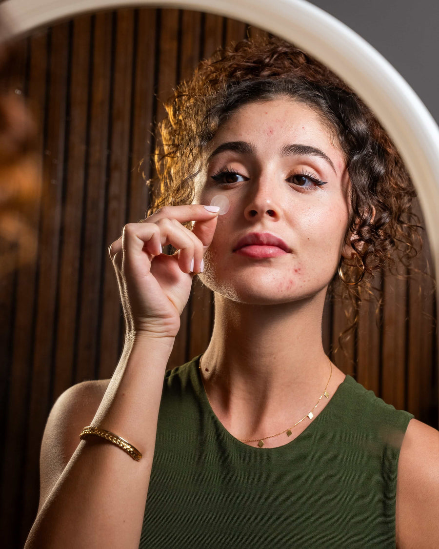 Fewer breakouts. Less scarring.